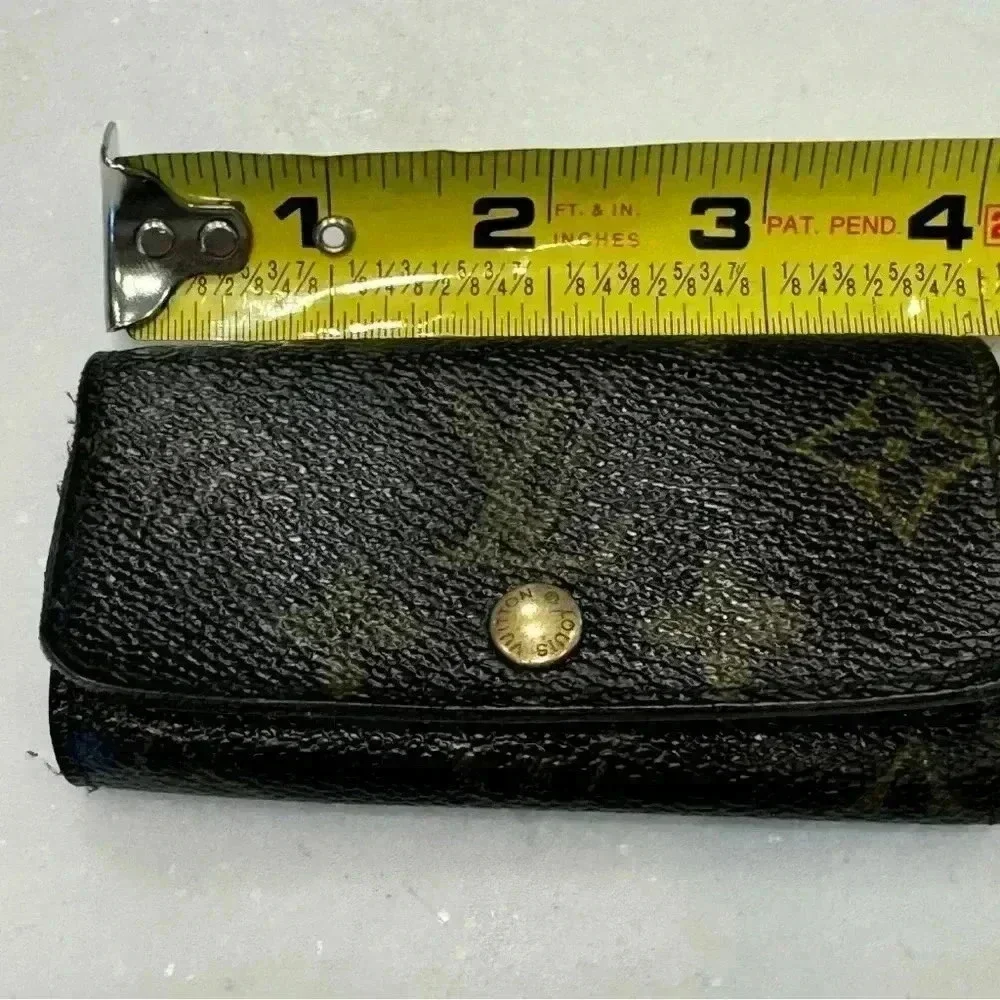 Authentic Louis Vuitton key Monogram 4– key holder